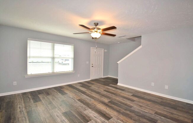 Lovely 2BR/2.5BA townhome by MTSU