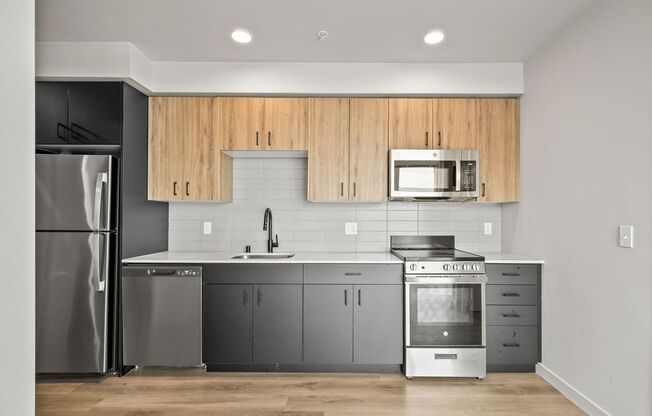 1 bed, 1 bath, 585 sqft, $1,715, Unit 515