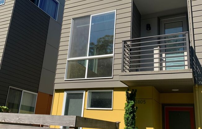 Live in Seattle's most exciting neighborhood! 3 bed 2.5 bath townhouse!