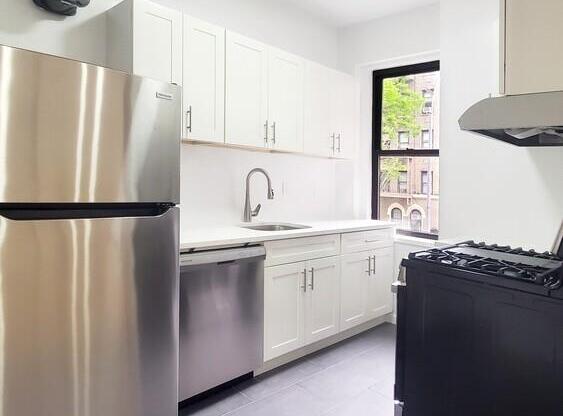 115 W 16 ST