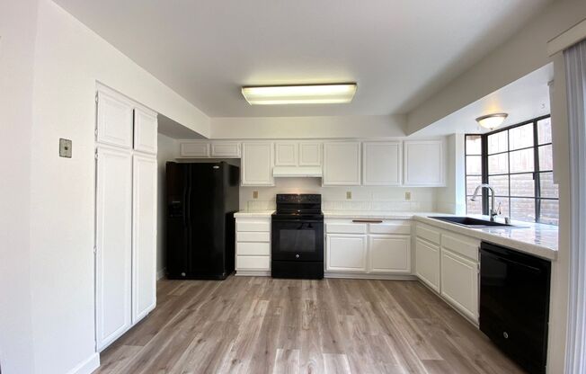 3Bd/2.5Ba house in Shadowridge!