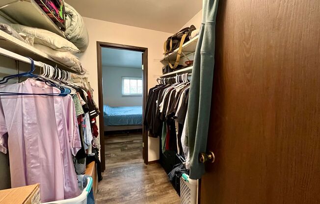 2 beds, 1.5 baths, $1,350, Unit 218