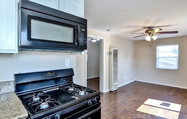 1829 1/2 E 63 ST