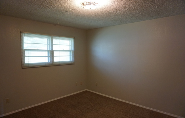 3 beds, 2 baths, 1,568 sqft, $1,395, Unit 7904 Aberdeen B