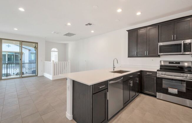 Like Brand New Luxurious Modern 3 Bedroom 2 Bath Townhome in Warner Meadow – Rare Rental Opportunity!