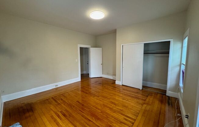 2 beds, 1 bath, $1,875, Unit 4