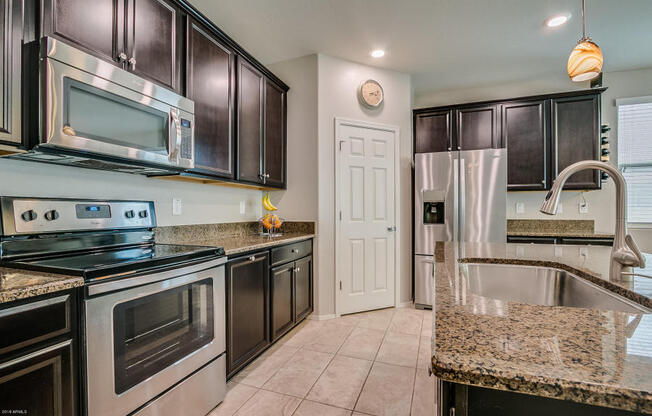 Great Mesa Community Dahlia Pointe 3 bedrooms 2.5 bathrooms