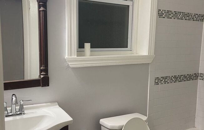 1 bed, 1 bath, 375 sqft, $1,275, Unit 3B