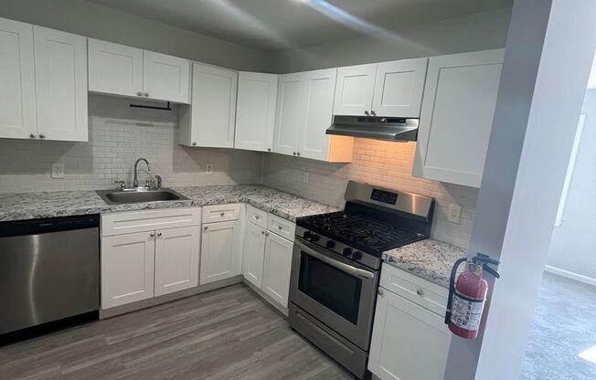 2 beds, 1 bath, 1,580 sqft, $3,149, Unit 12