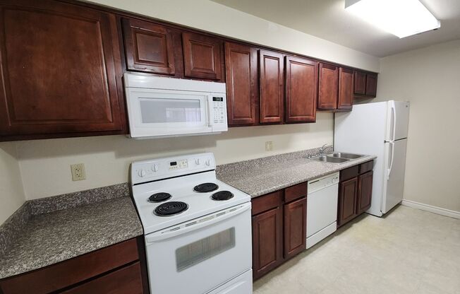 2 beds, 1 bath, $1,275