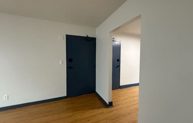 Studio, 1 bath, 450 sqft, $899, Unit 286-5