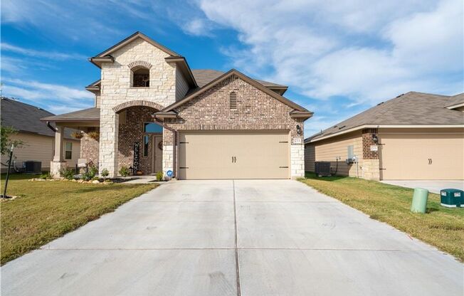211 Reagor Dr Taylor, TX 76574