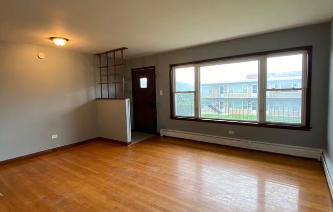 1 bed, 1 bath, $1,000, Unit 17