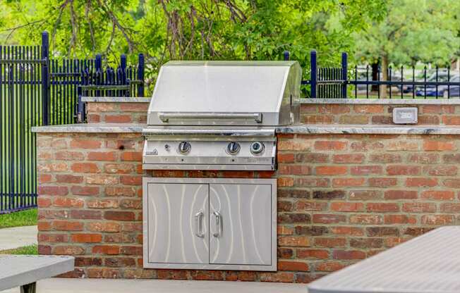 Stainless steel outdoor BBQ grill