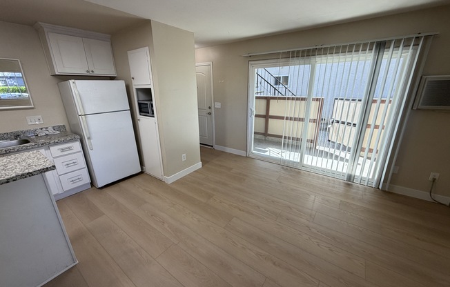3990 Hamilton Ave. & 1610,1614 Cloverdale Lane