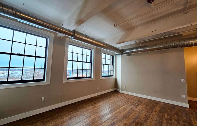 2 beds, 2 baths, 957 sqft, $2,100, Unit UNIT 606