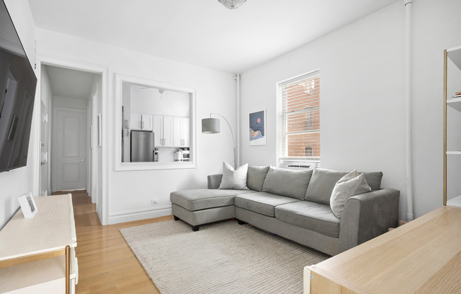 345 W 70 ST