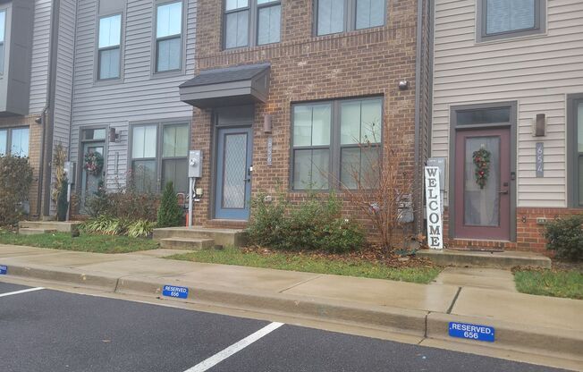 Beautiful 3 BR/3.5 BA Townhome in Glen Burnie!