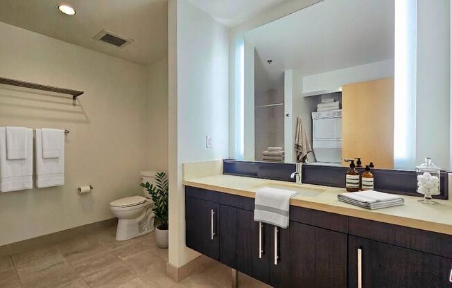 1 bed, 1 bath, 870 sqft, $2,750, Unit 1005
