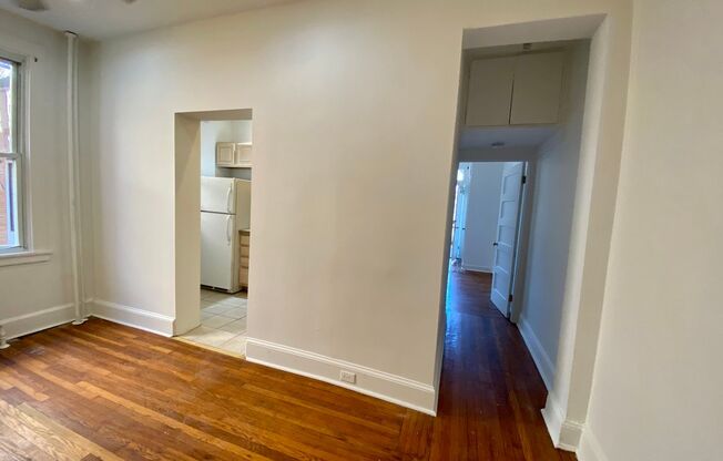 2 beds, 1 bath, 1,000 sqft, $1,948, Unit 3035 N. Calvert St. C4