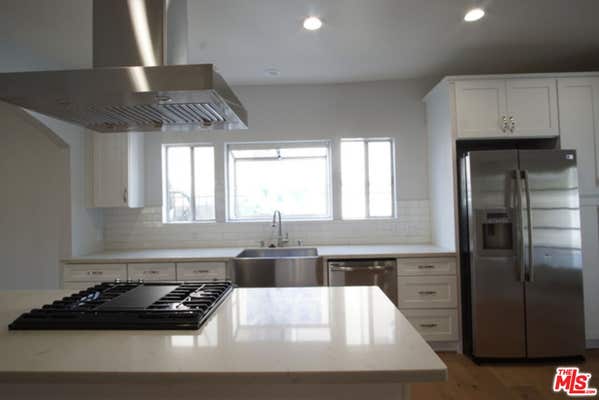 830 3 AVE