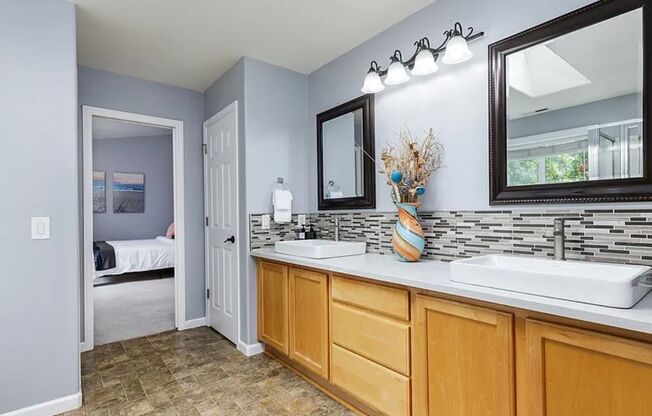 7 beds, 3.5 baths, $7,000
