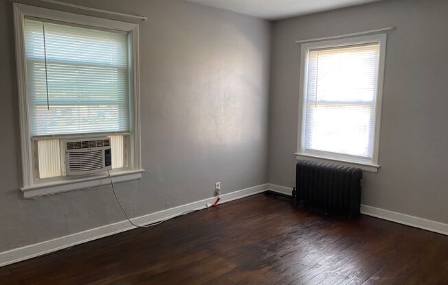 3 beds, 1 bath, $1,350