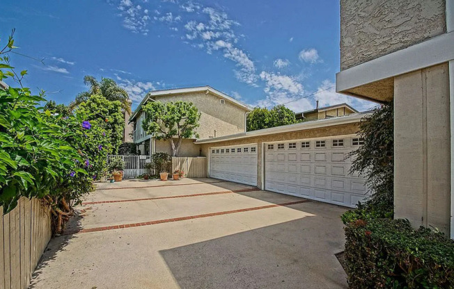 REMODELED, BRIGHT & AIRY, 1550 SQ FT, 3BR2.5BA HOME, W/PATIO & 2-CAR GARAGE NEAR PARKS, SCHOOL & 2 MINS TO BEACH!