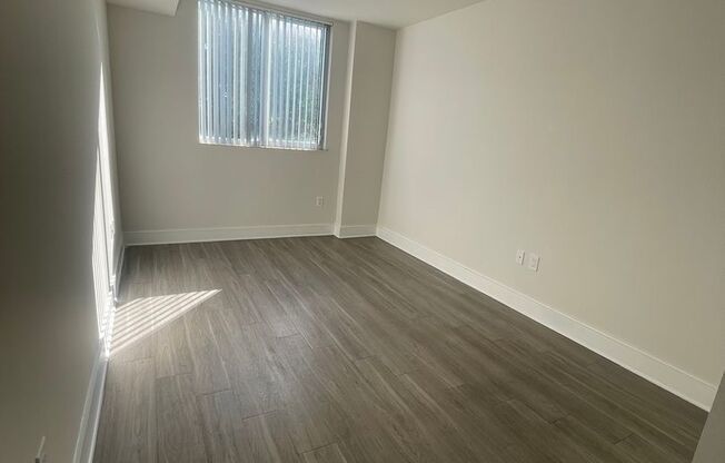 2 beds, 2 baths, 893 sqft, $2,660, Unit 406