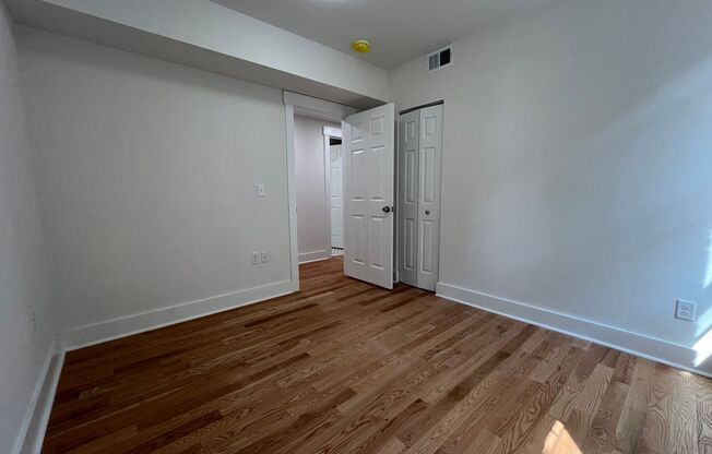 2 beds, 1 bath, 750 sqft, $1,999, Unit 5635 Hobart St. #35