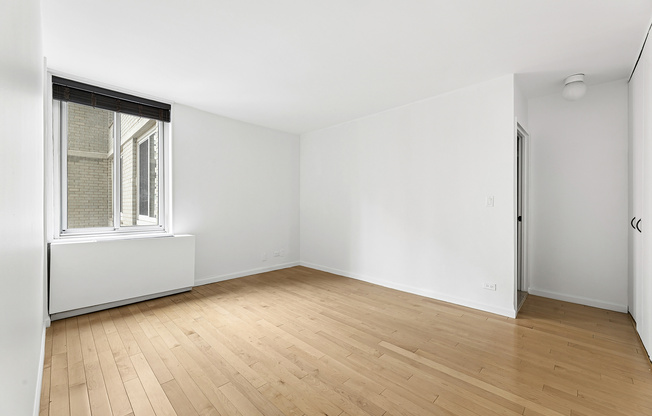 1 bed, 1 bath, 700 sqft, $6,000, Unit 8J