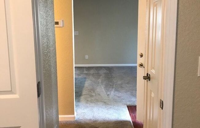 1 bed, 1 bath, 700 sqft, $1,730, Unit 140