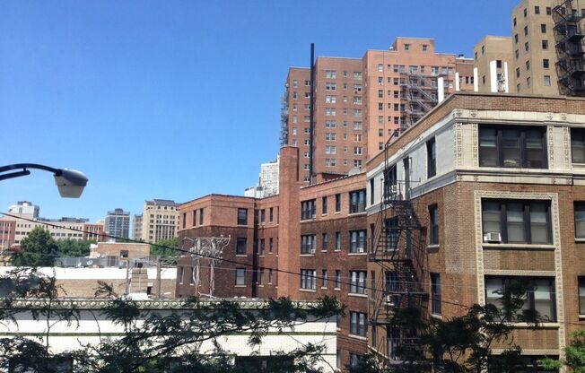 1 bed, 1 bath, $1,700, Unit 206