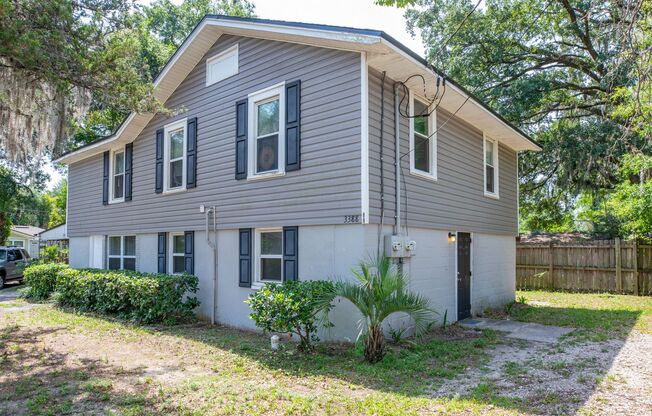 Spacious 3 Bedroom, 2 Bathroom Lower Level Duplex Apartment