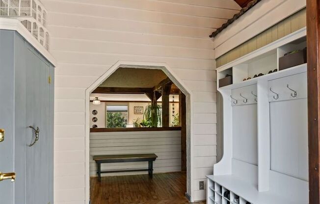 Distinctive Home with Resort Amenities