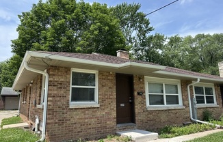 842 844 15 AVE