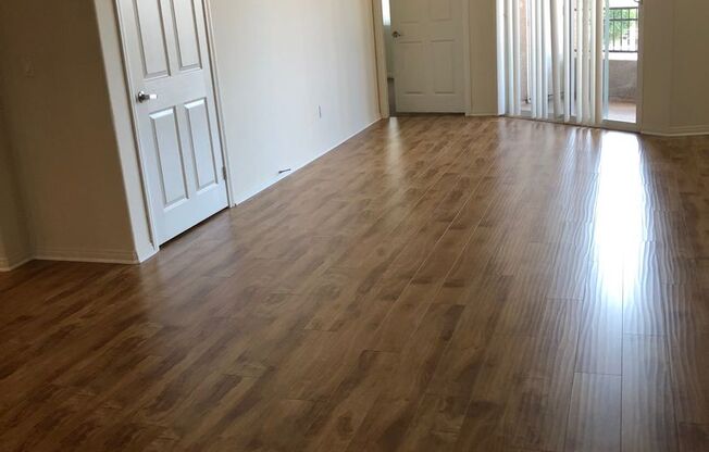 2 beds, 2.5 baths, 1,296 sqft, $3,200, Unit 8714-207