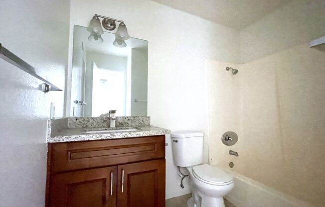 2 beds, 1.5 baths, $2,595, Unit 2