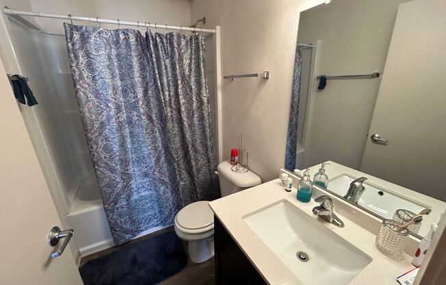 2 beds, 2 baths, $1,350, Unit 107