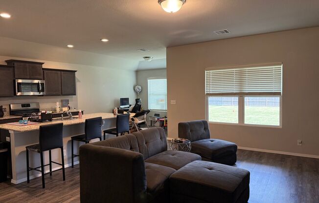 Charming 4 bedroom, 2 bath house located Broken Arrow.