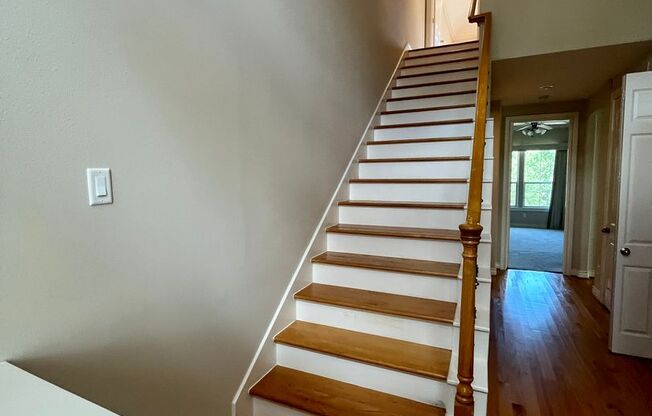 Wonderful 4/3.5 Townhome