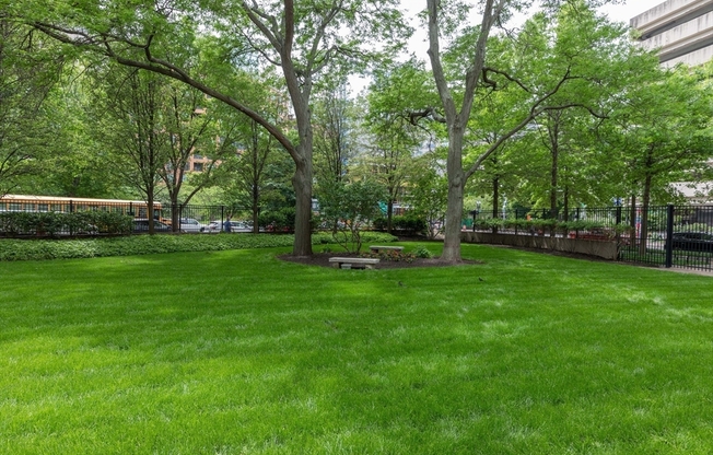 1 bed, 1 bath, 862 sqft, $4,100, Unit 33E