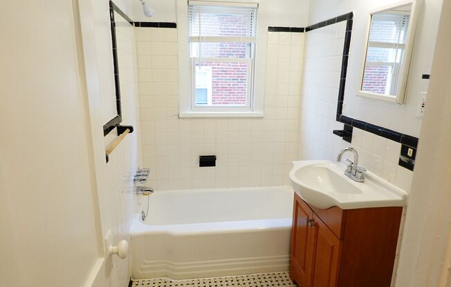 8505 Greenwood  Ave FHY Properties, LLC