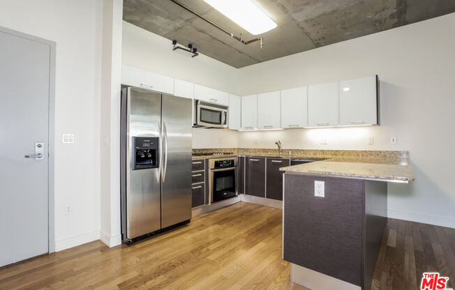 1 bed, 1 bath, 855 sqft, $2,500, Unit 343