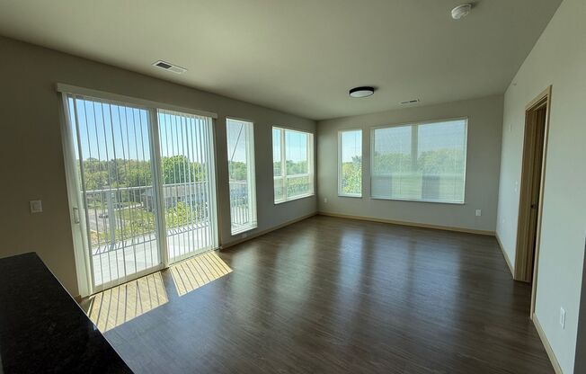 1 bed, 1 bath, 822 sqft, $1,710, Unit #415