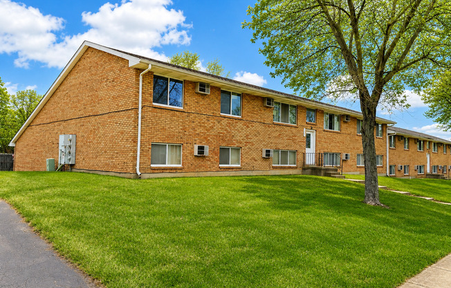 1 bed, 1 bath, 650 sqft, $889, Unit 1212F