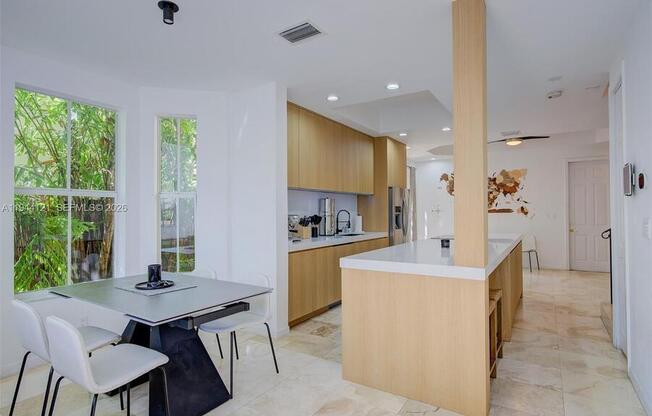 4867 PONCE DE LEON BLVD