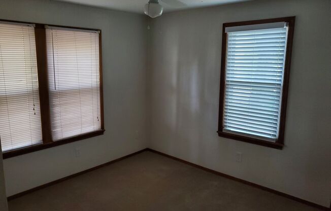 2 beds, 1 bath, $1,300