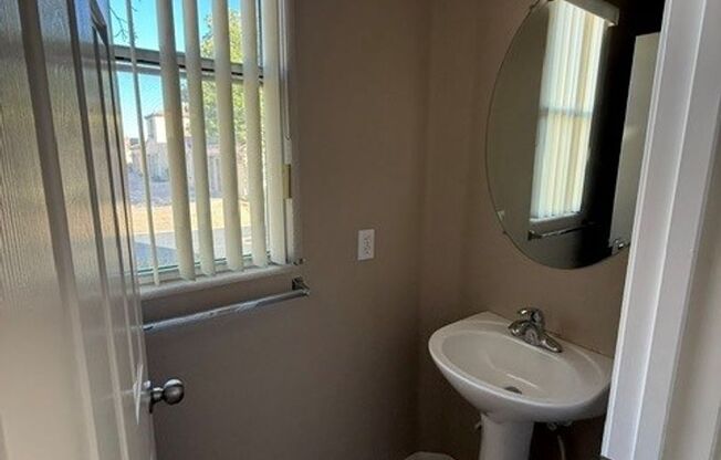 3 beds, 2.5 baths, $2,300