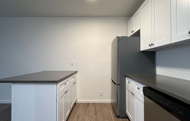 2 beds, 2 baths, 928 sqft, $1,495, Unit 1945 Peoria St #405